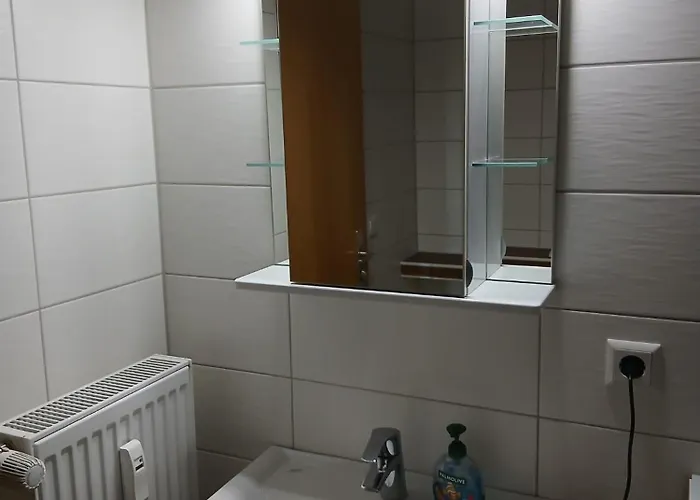 Schwarz 多纳莫塞尔